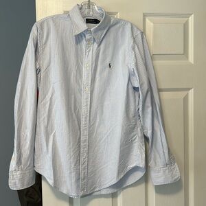 Ralph Lauren Women’s Oxford Classic Fit Long Sleeve. 100% Cotton. Worn once.